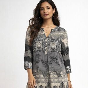 Anthropologie’s Fig and Flower Gray, Black on Cream Patterned Tunic Size M